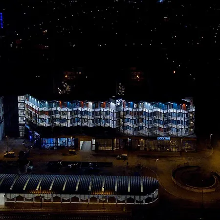 Dock Warnemuende אכסניה רוסטוק