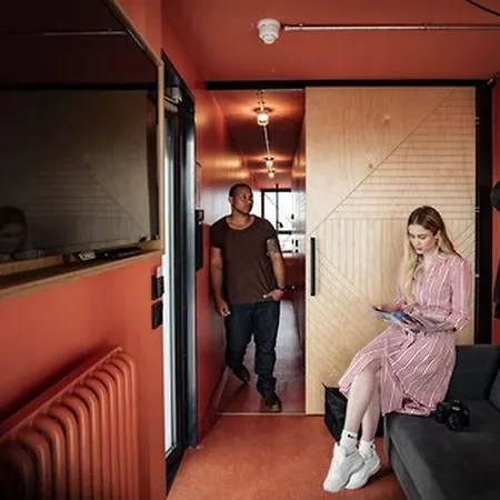 Dock Warnemuende אכסניה