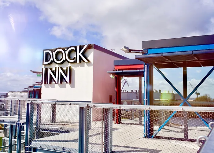 Dock Warnemünde Hostel *