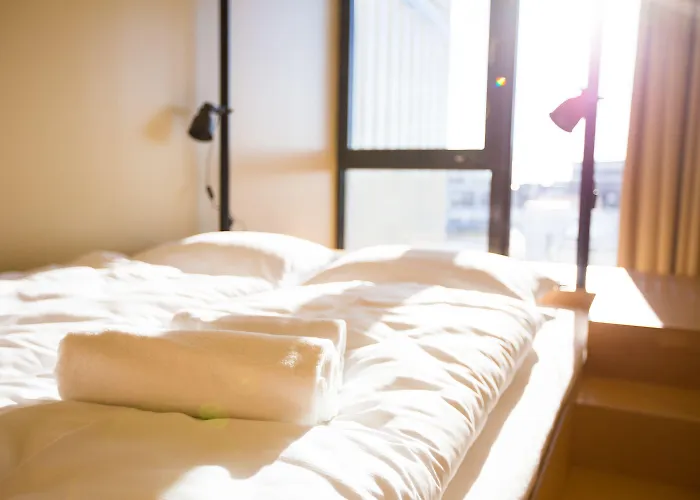 Dock Warnemünde Hostel *