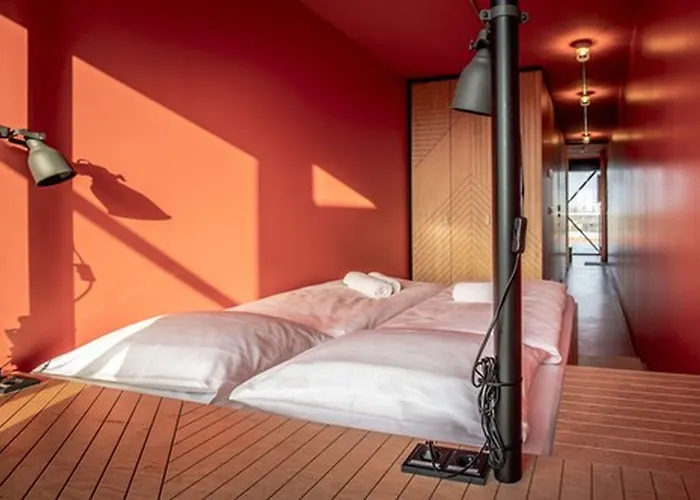 Dock Warnemuende Хостел Росток